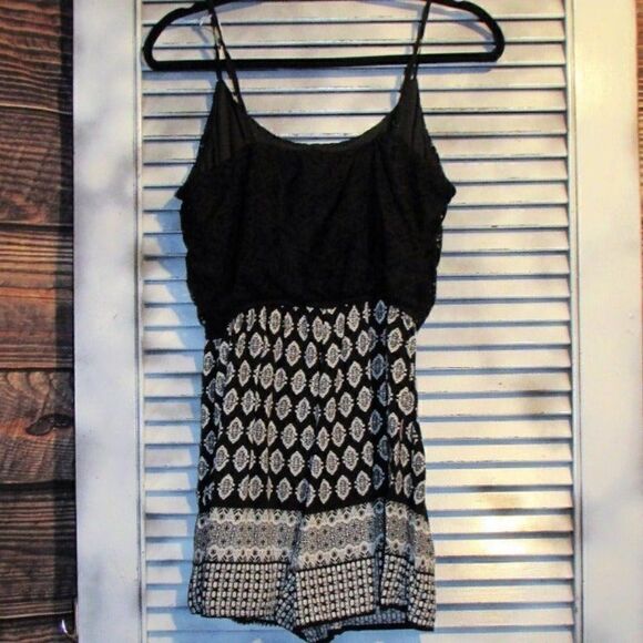 NWOT Three Pink Hearts Med Lace Romper - Picture 9 of 12